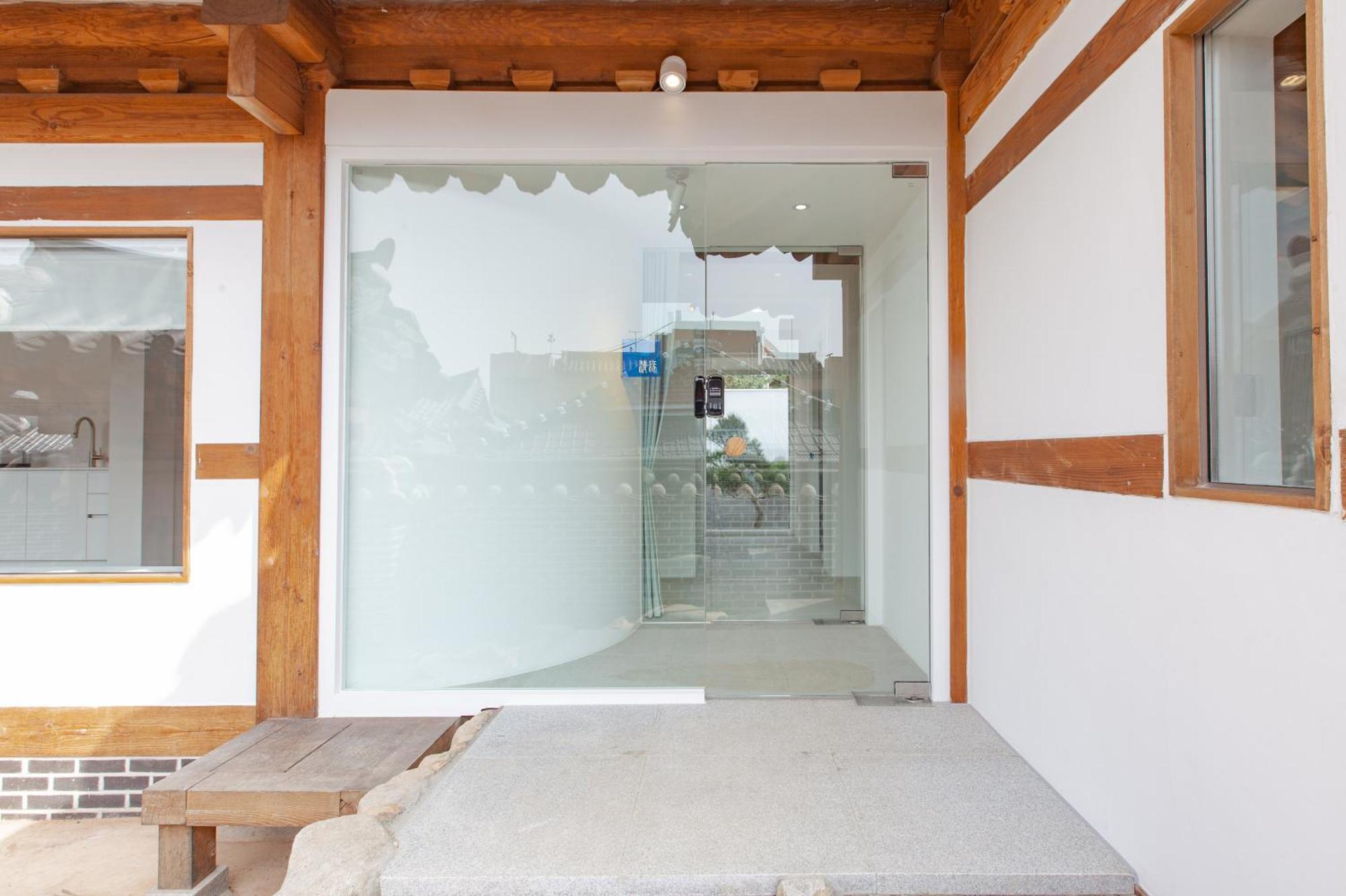 Cheong-Yeon, The Korean Traditional House Hanok In Jeonju Hanok Village Bagian luar foto