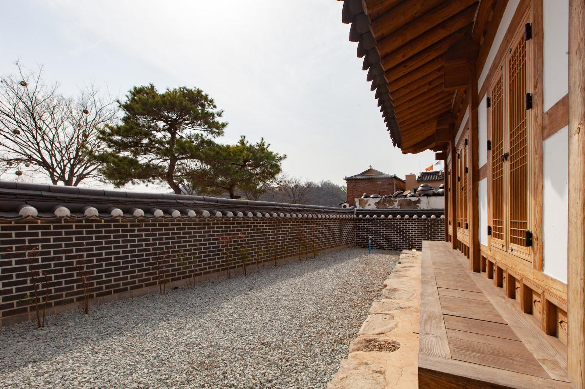 Cheong-Yeon, The Korean Traditional House Hanok In Jeonju Hanok Village Bagian luar foto